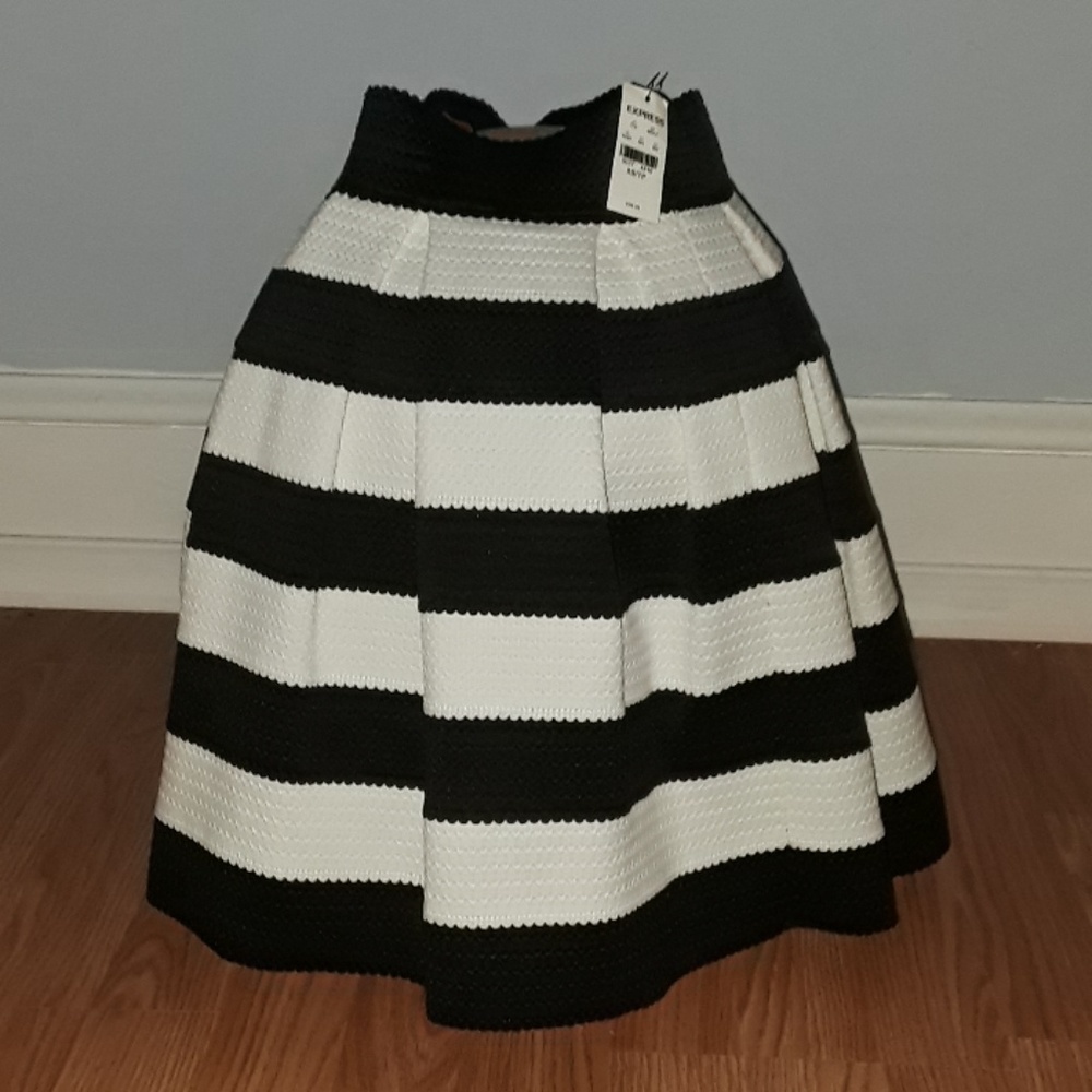 Black and white striped skirt with elastic band